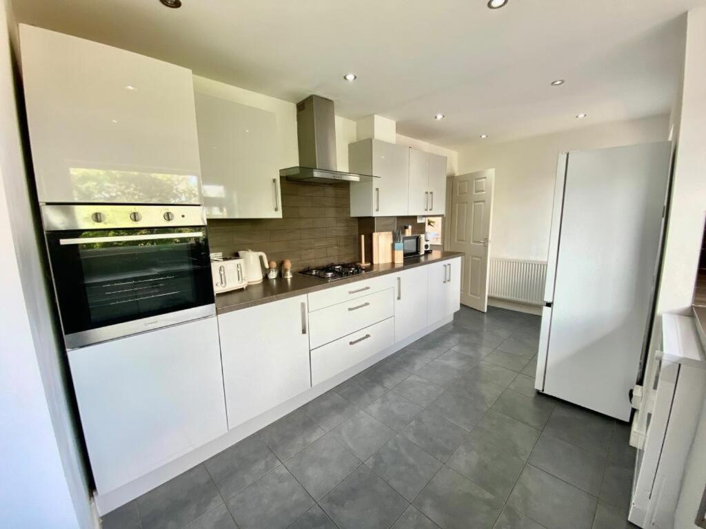 Coventry Huge 4Bed 2Bath Private Parking Nec By Empower Homes Exterior foto